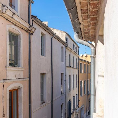 Au Coeur De L'Effervescence Terracotta - Une Nuit A Nîmes Exterior photo
