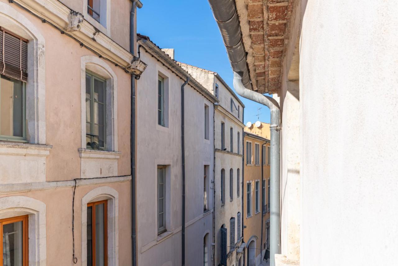 Au Coeur De L'Effervescence Terracotta - Une Nuit A Nîmes Exterior photo